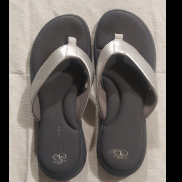 athletic works memory foam flip flops